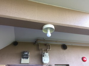 照明器具　カバー破損